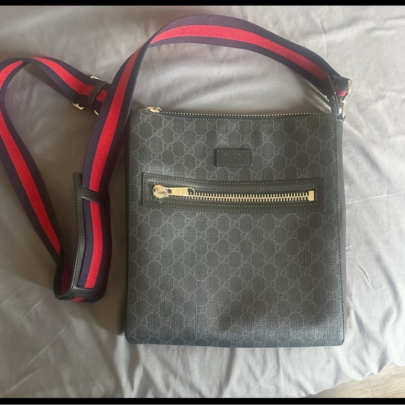 Gucci Black and Red Messenger Bag with Striped Strap - Picture 1 of 1